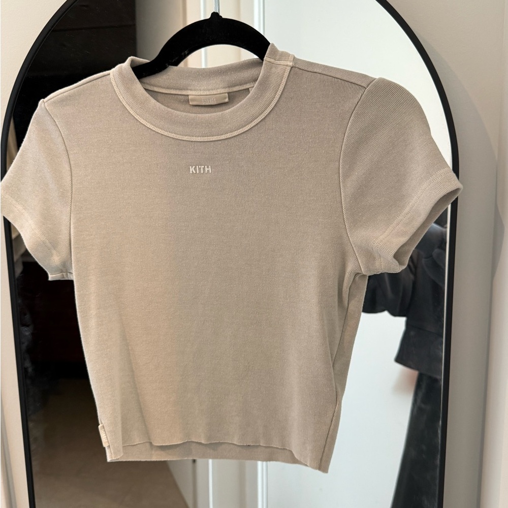 Kith Women's grey baby tee